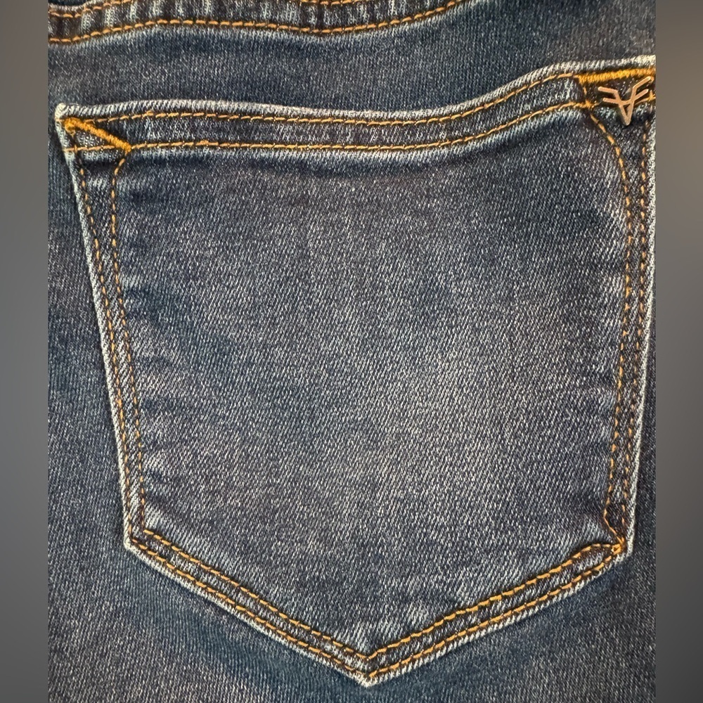 Vigoss Dark Blue Marley Cropped Straight Frayed Hem Jeans - Picture 3 of 9